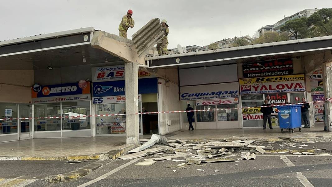 İstanbul'da fırtına etkili oluyor: Harem Otogarı'nın çatısı uçtu! 2